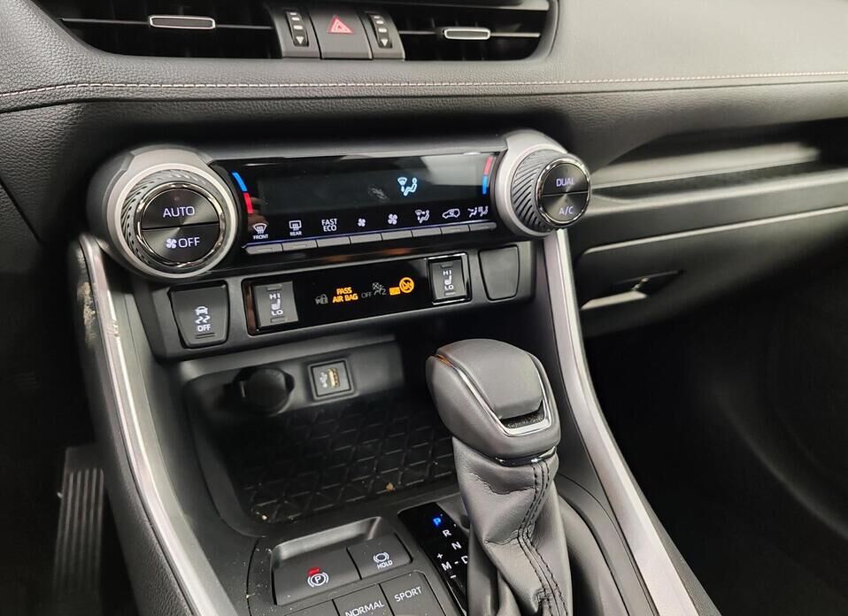 Toyota RAV4, V (XA50) 2.0 CVT (173 л.с.) 4WD