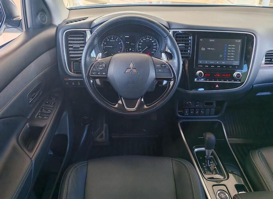 Mitsubishi Outlander, III Рестайлинг 3 2.4 CVT (167 л.с.) 4WD