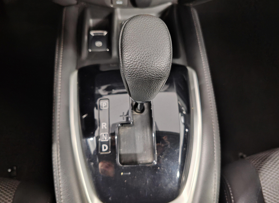 Nissan Qashqai, II Рестайлинг 2.0 CVT (144 л.с.)