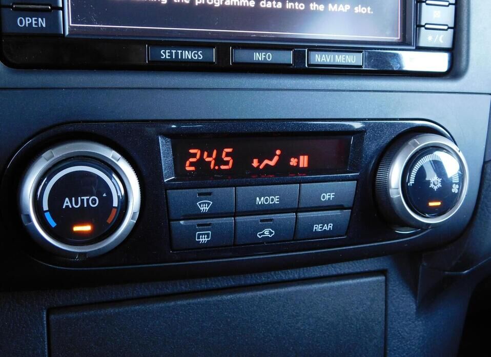 Mitsubishi Pajero, IV Рестайлинг 1 3.0 AT (178 л.с.) 4WD