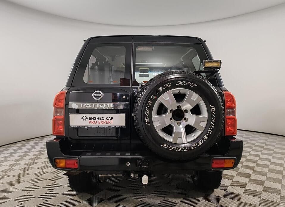 Nissan Patrol, V (Y61) Рестайлинг 3.0d AT (160 л.с.) 4WD