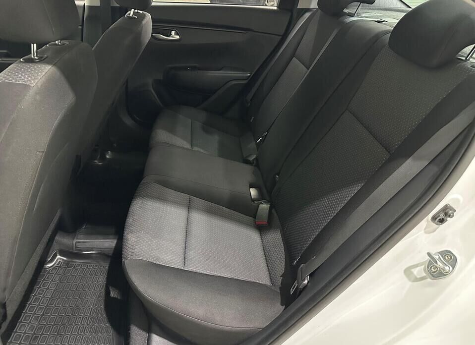 Kia Rio, IV Рестайлинг 1.6 AT (123 л.с.)