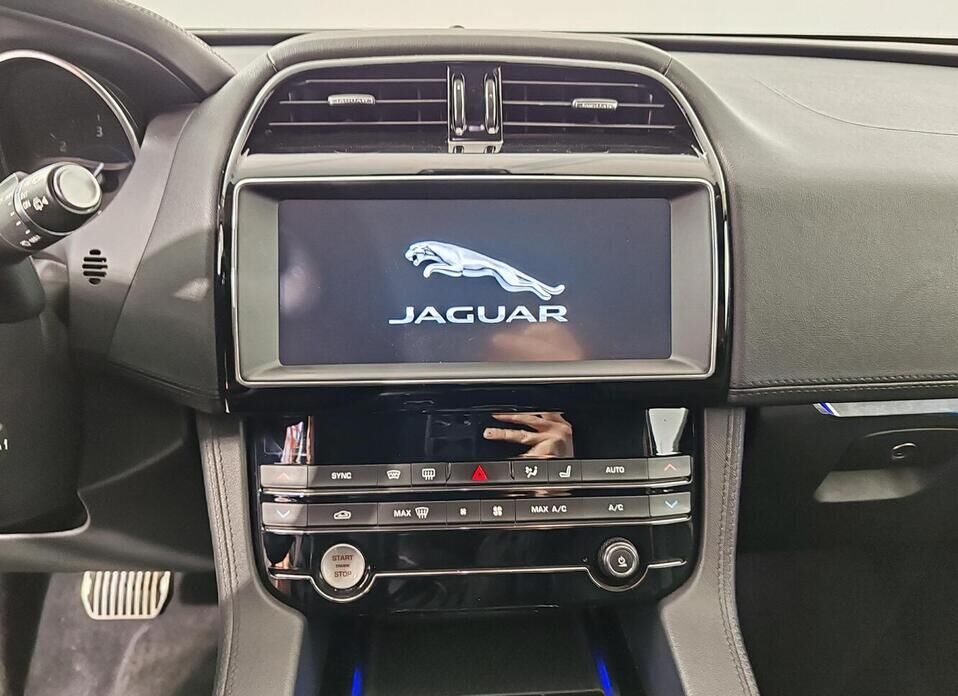 Jaguar F-Pace, I 2.0d AT (180 л.с.) 4WD