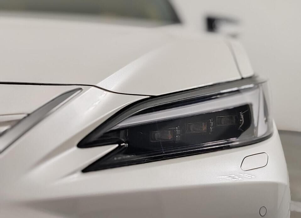 Lexus ES, VII Рестайлинг 2 200 2.0 CVT (173 л.с.)