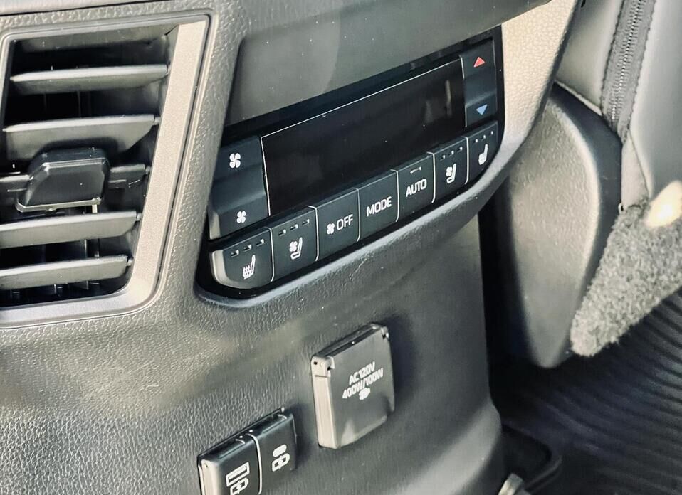 Toyota Sequoia, III 3.5hyb AT (437 л.с.) 4WD