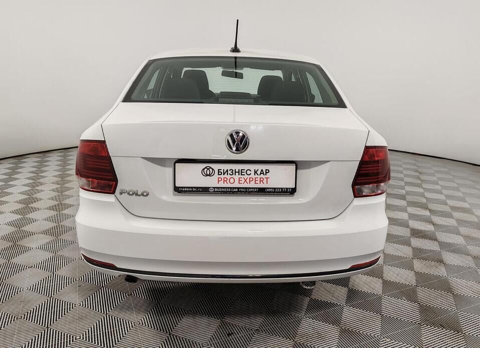 Volkswagen Polo 1.6 MT (110 л.с.)