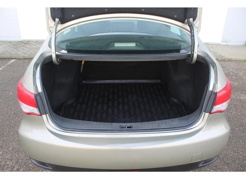 Nissan Almera, III (G15) 1.6 MT (102 л.с.)