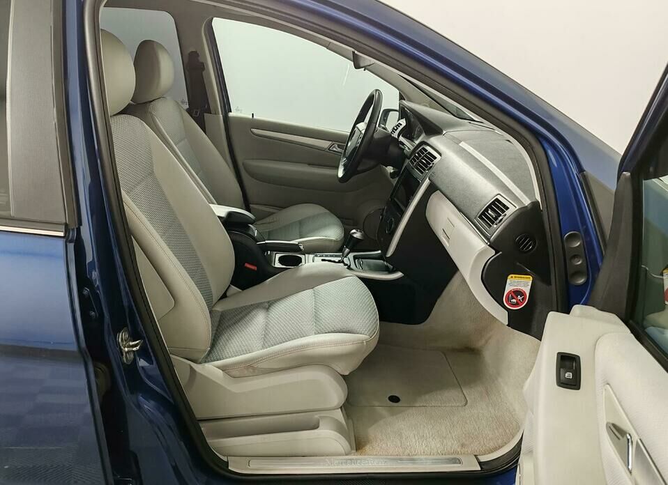 Mercedes-Benz B-Класс 200 2.0 CVT (136 л.с.)
