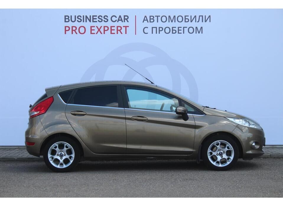Ford Fiesta 1.4 AT (96 л.с.)