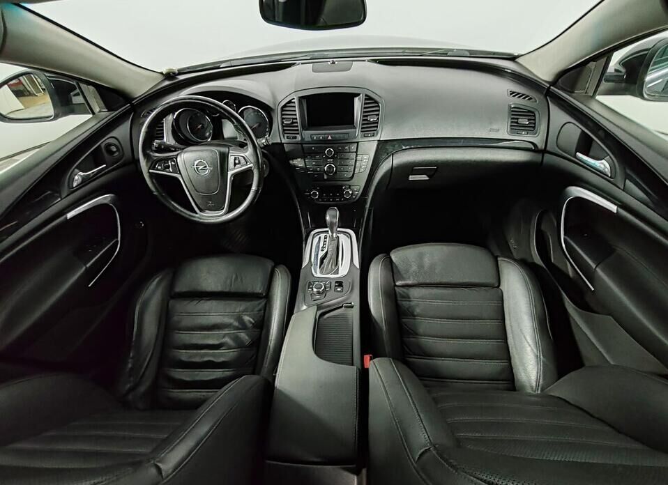 Opel Insignia, I 2.0 AT (220 л.с.)