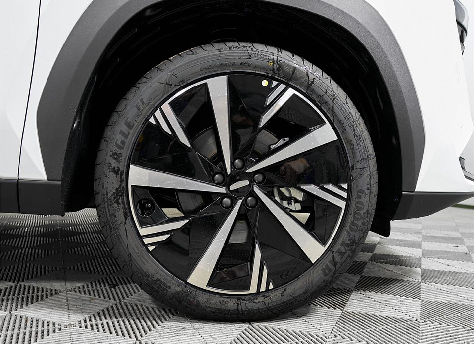 Geely Atlas, II 2.0 AMT (200 л.с.)