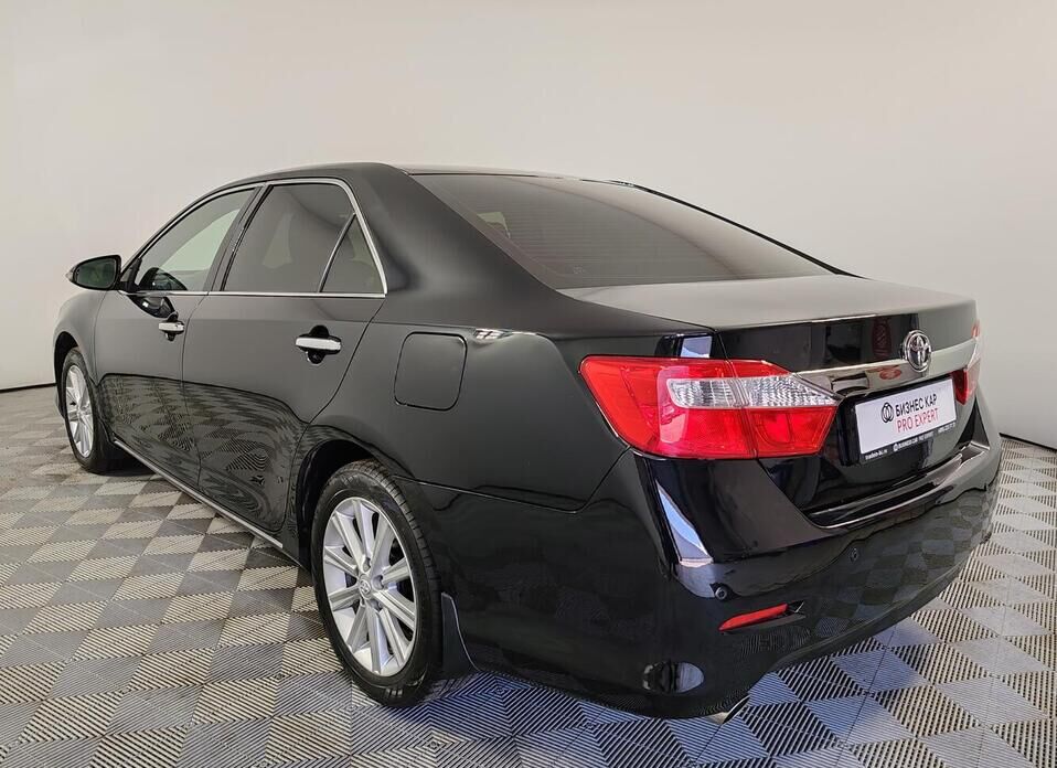 Toyota Camry 3.5 AT (249 л.с.)