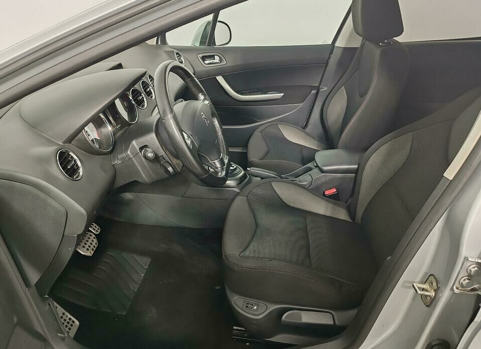 Peugeot 308 1.6 AT (120 л.с.)