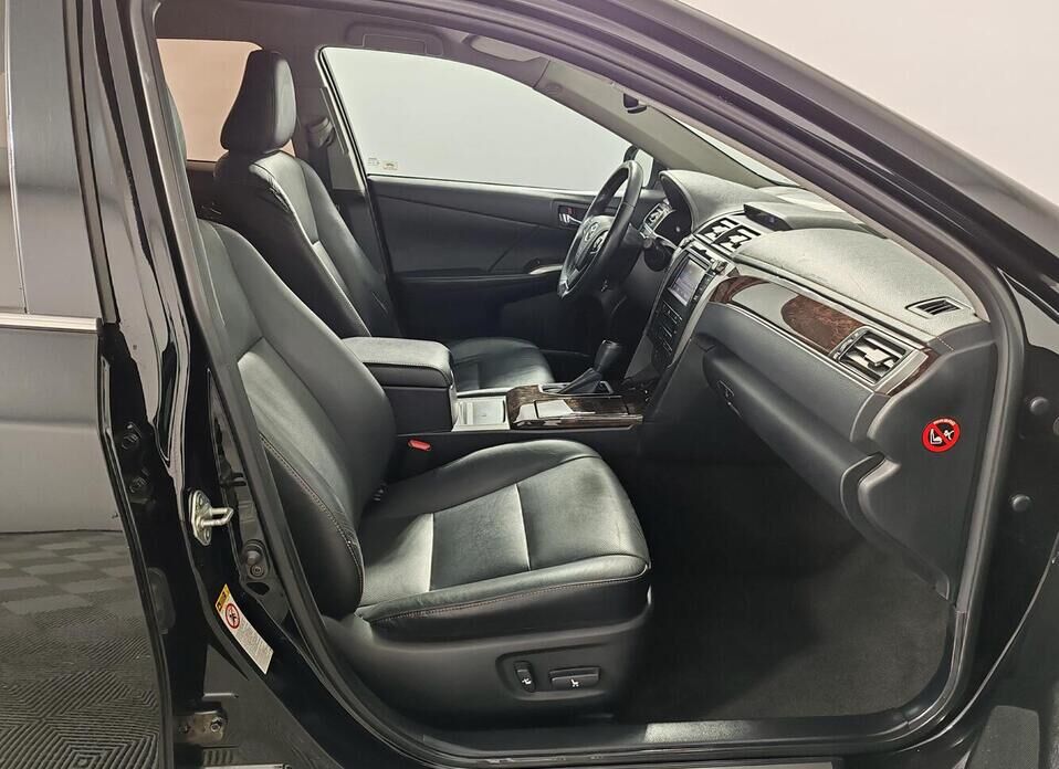 Toyota Camry, VII (XV50) Рестайлинг 2.5 AT (181 л.с.)