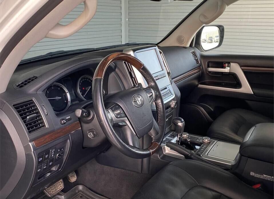Toyota Land Cruiser, 200 Series Рестайлинг 2 4.5d AT (249 л.с.) 4WD