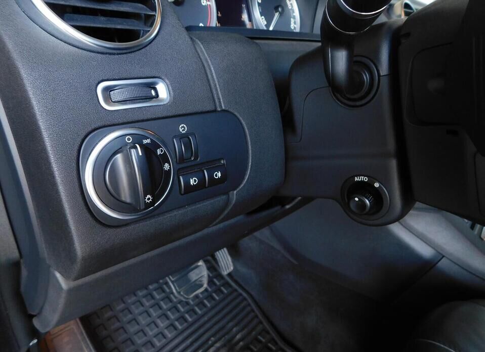 Land Rover Discovery 3.0d AT (211 л.с.) 4WD