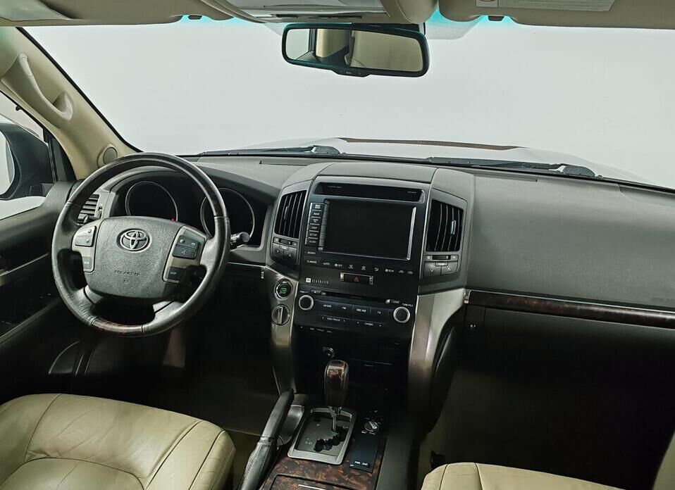 Toyota Land Cruiser, 200 Series 4.5d AT (235 л.с.) 4WD