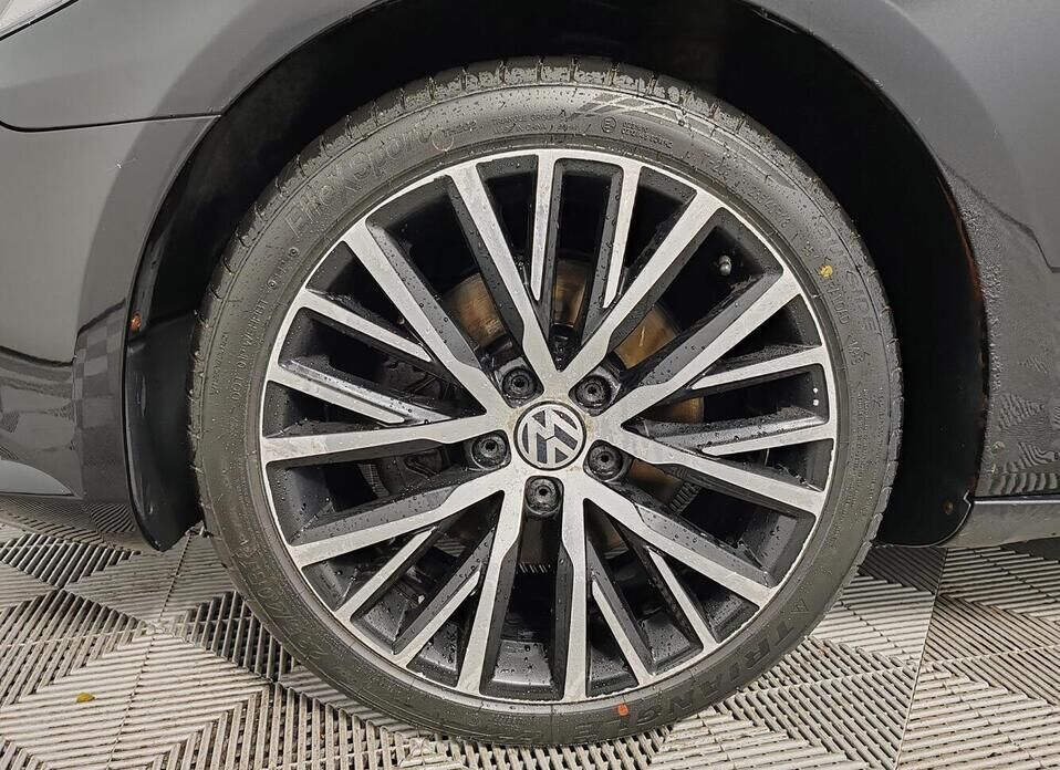 Volkswagen Passat CC 1.8 AMT (152 л.с.)