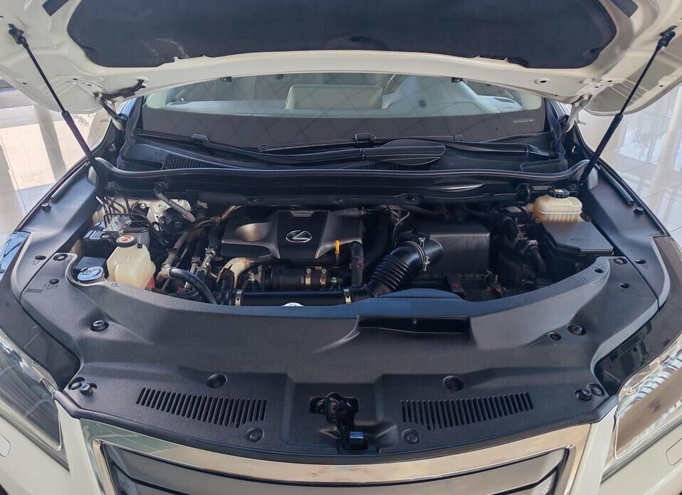 Lexus RX, IV 300 2.0 AT (238 л.с.) 4WD