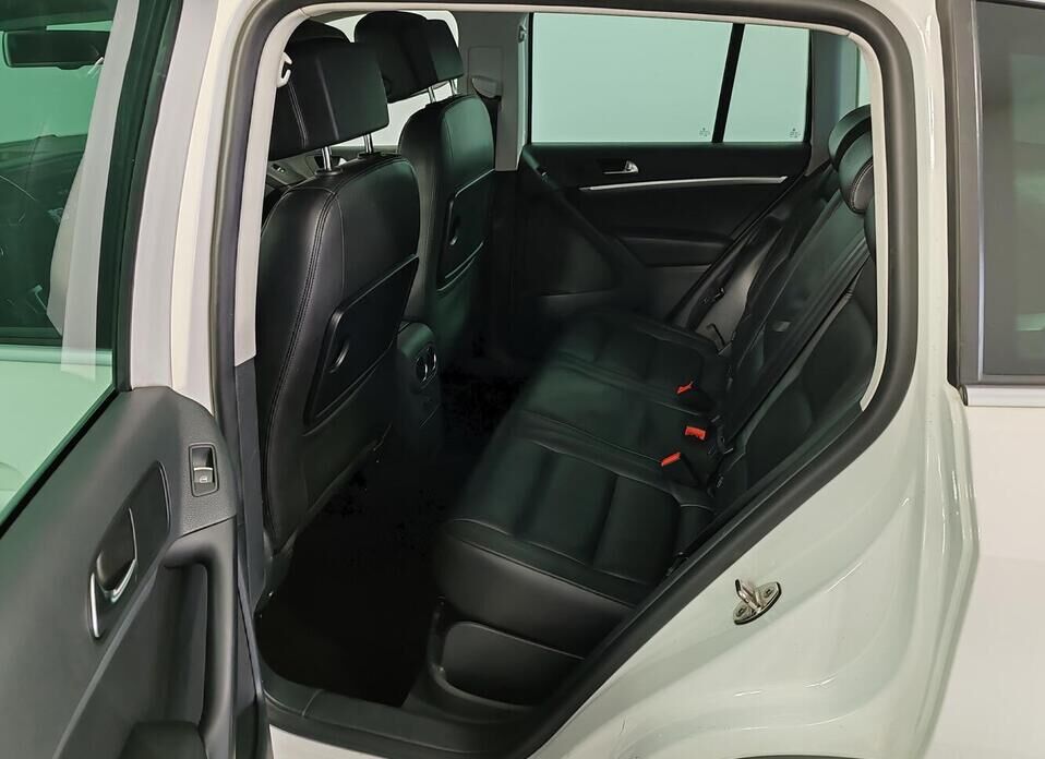 Volkswagen Tiguan 2.0d AT (140 л.с.) 4WD