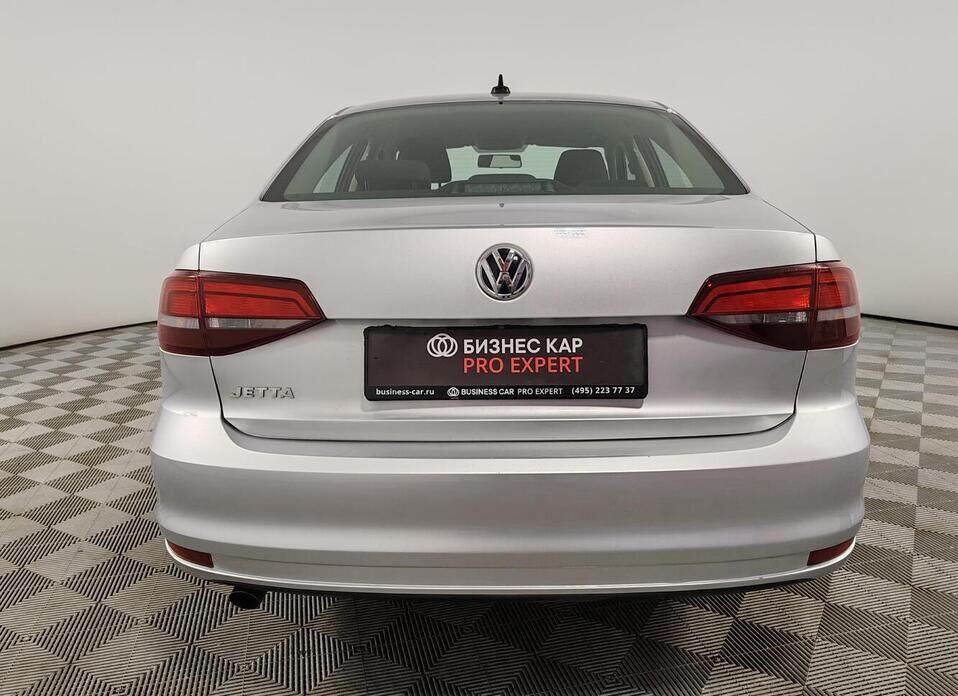 Volkswagen Jetta 1.6 AT (110 л.с.)