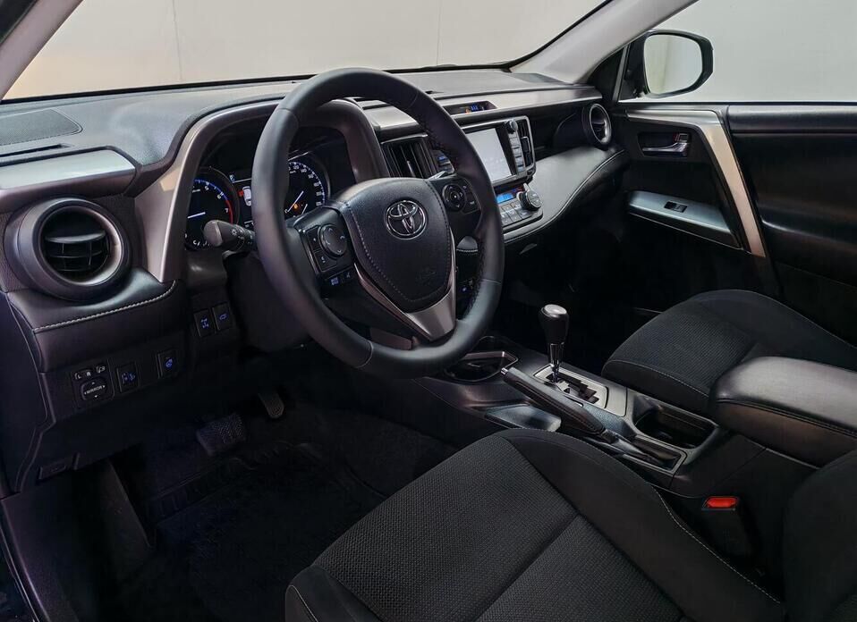 Toyota RAV4, IV (XA40) Рестайлинг 2.0 CVT (146 л.с.) 4WD