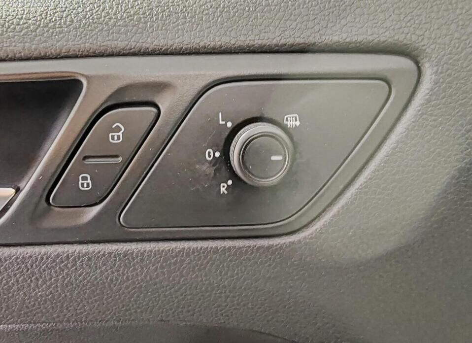 Volkswagen Jetta 1.6 AT (110 л.с.)