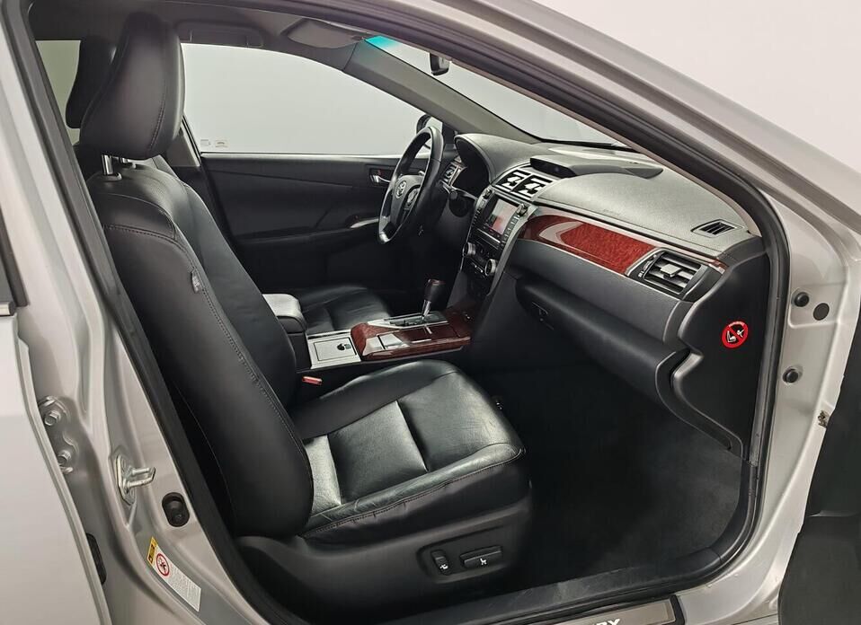 Toyota Camry 3.5 AT (249 л.с.)