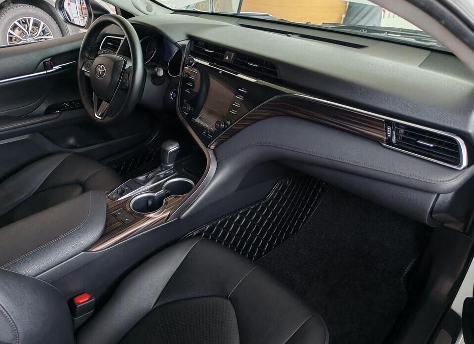 Toyota Camry, VIII (XV70) 2.5 AT (181 л.с.)