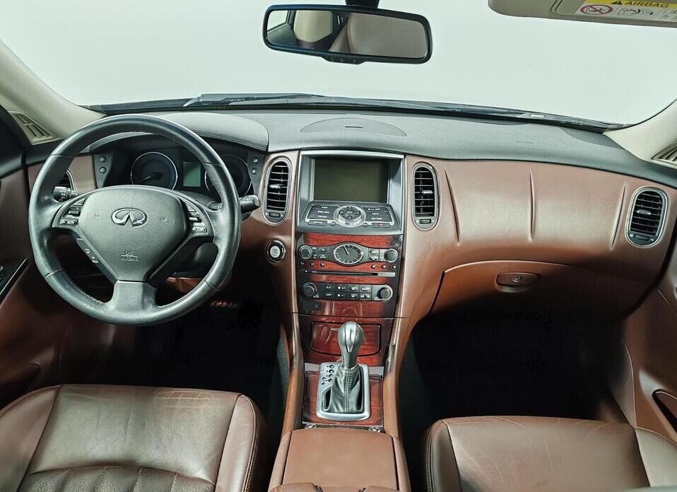 Infiniti QX50 2.5 AT (222 л.с.) 4WD