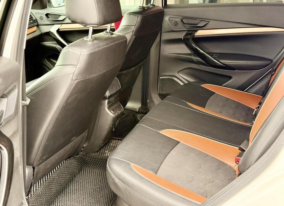 LADA (ВАЗ) Vesta, I Рестайлинг (NG) Cross 1.6 MT (106 л.с.)