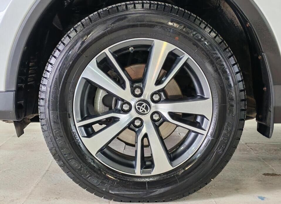 Toyota RAV4 2.0 CVT (146 л.с.)