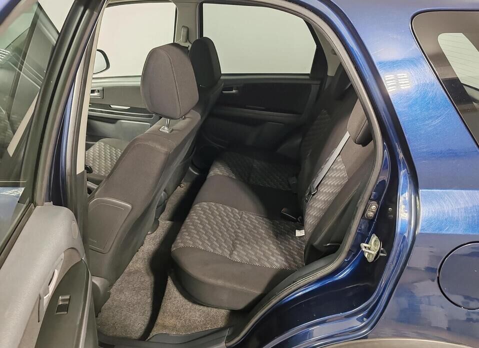 Suzuki SX4, I (Classic) 1.6 MT (107 л.с.)
