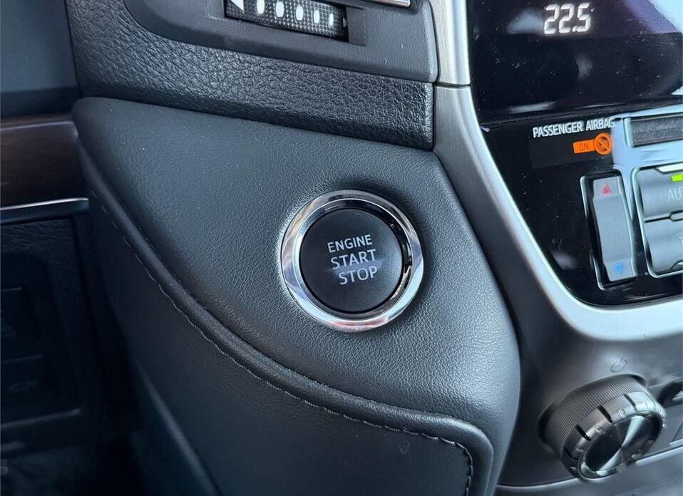 Toyota Land Cruiser, 200 Series Рестайлинг 2 4.5d AT (249 л.с.) 4WD