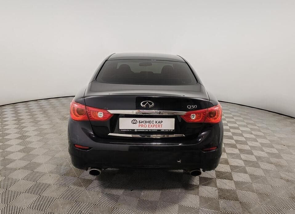Infiniti Q50 2.0 AT (211 л.с.)