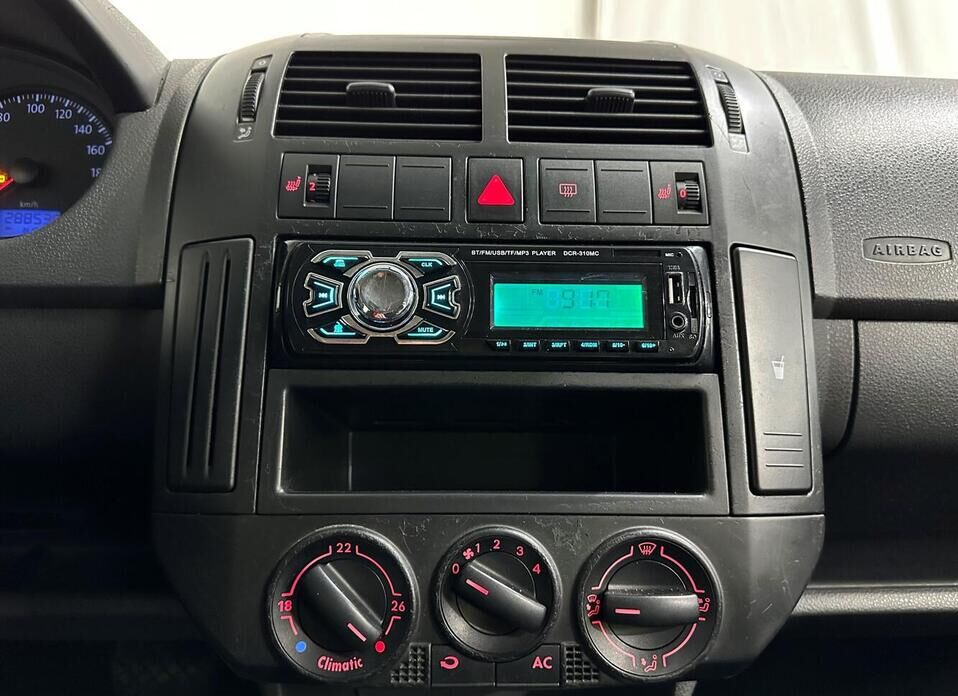 Volkswagen Polo, IV Рестайлинг 1.4 AT (75 л.с.)