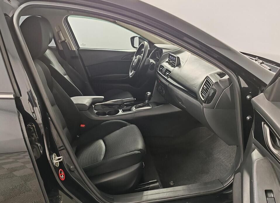 Mazda 3 1.6 AT (104 л.с.)