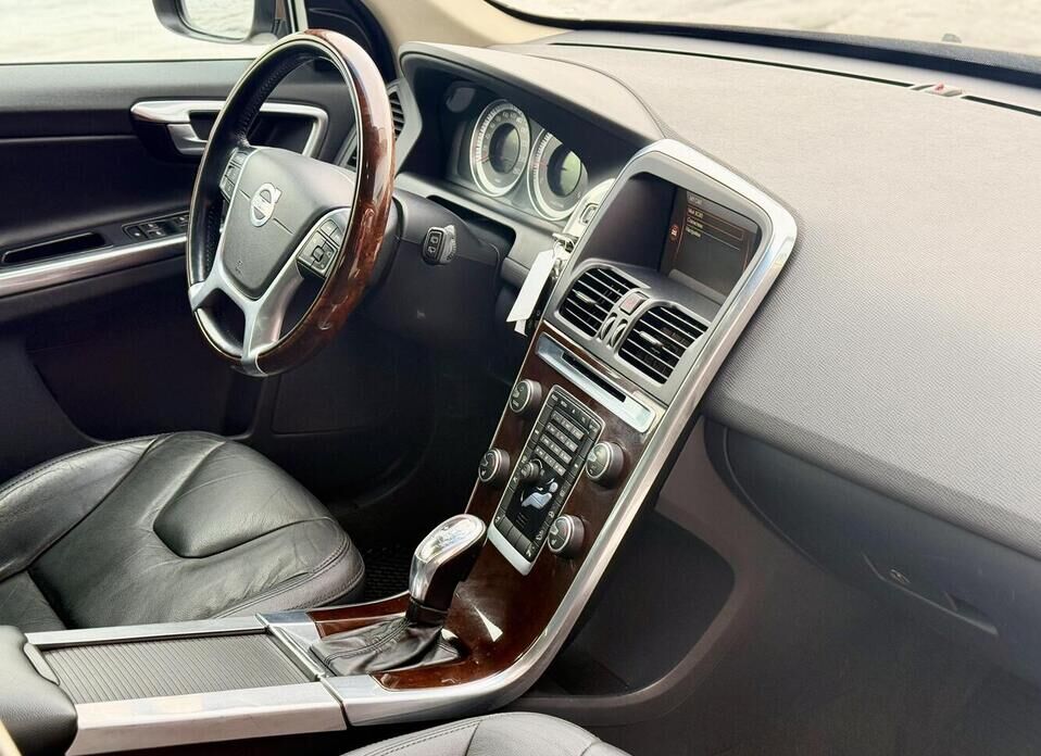 Volvo XC60, I 2.4d AT (215 л.с.) 4WD