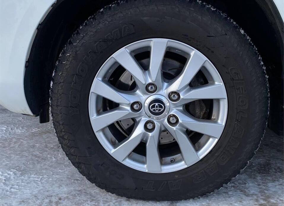 Toyota Land Cruiser, 200 Series Рестайлинг 2 4.5d AT (249 л.с.) 4WD