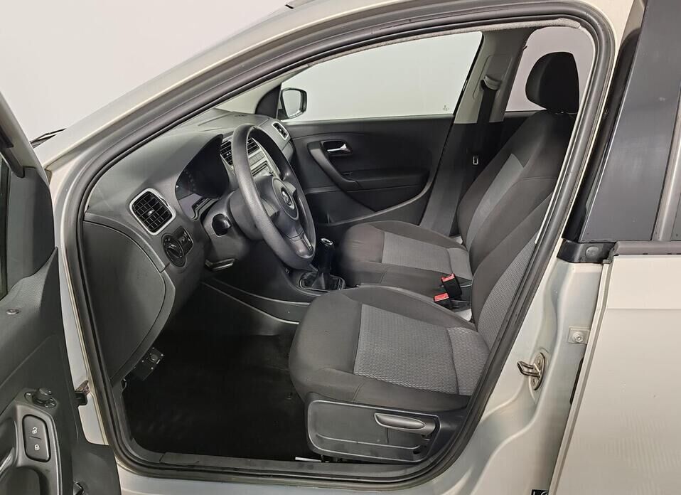 Volkswagen Polo 1.6 MT (105 л.с.)