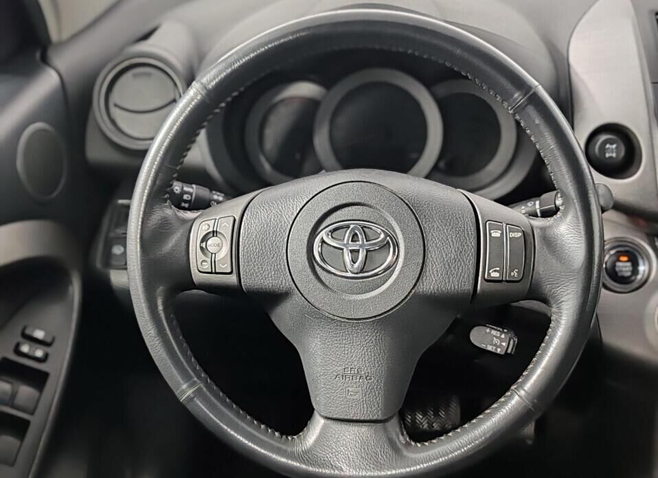 Toyota RAV4 2.0 AT (152 л.с.) 4WD