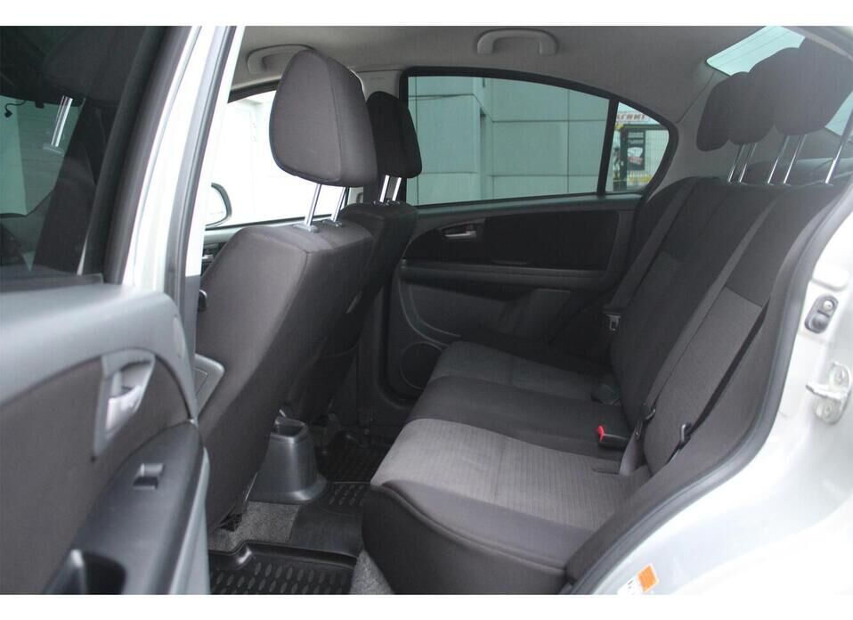 Suzuki SX4, I (Classic) 1.6 AT (106 л.с.)