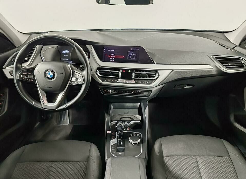 BMW 1 серии 118i 1.5 AMT (140 л.с.)