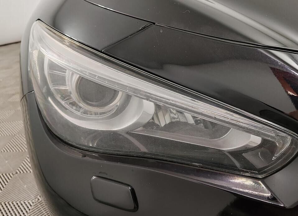 Infiniti Q50 2.0 AT (211 л.с.)