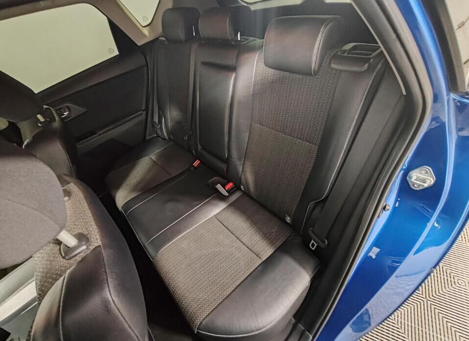 Toyota Auris, II 1.6 CVT (132 л.с.)
