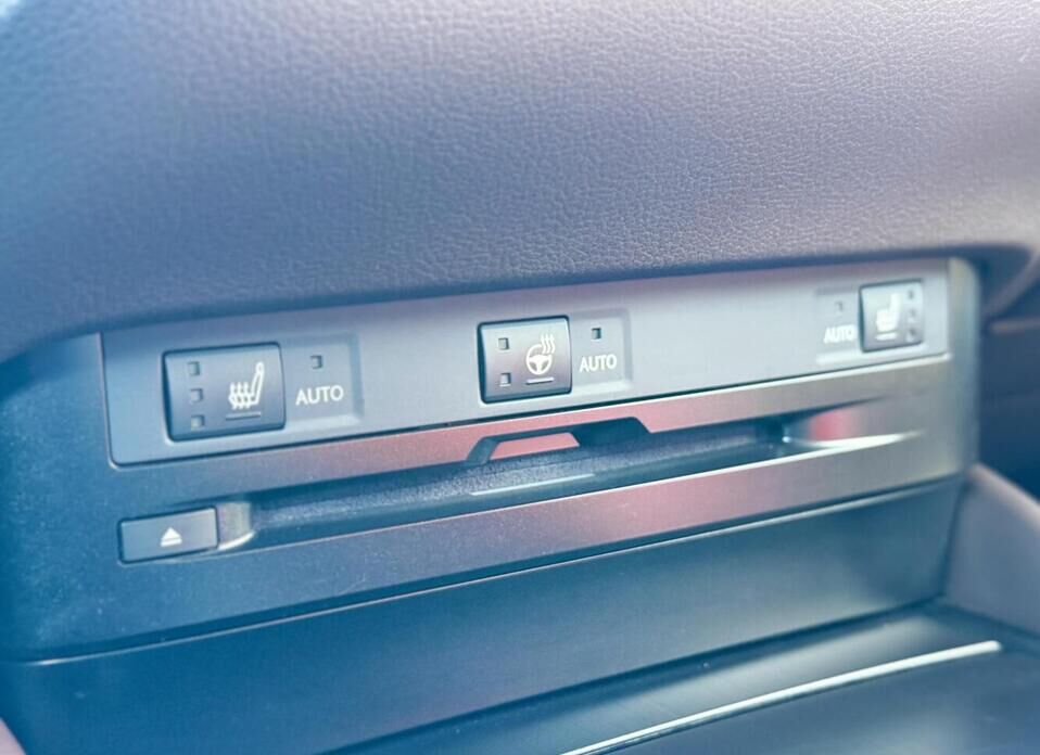 Lexus ES, VII 250 2.5 AT (200 л.с.)