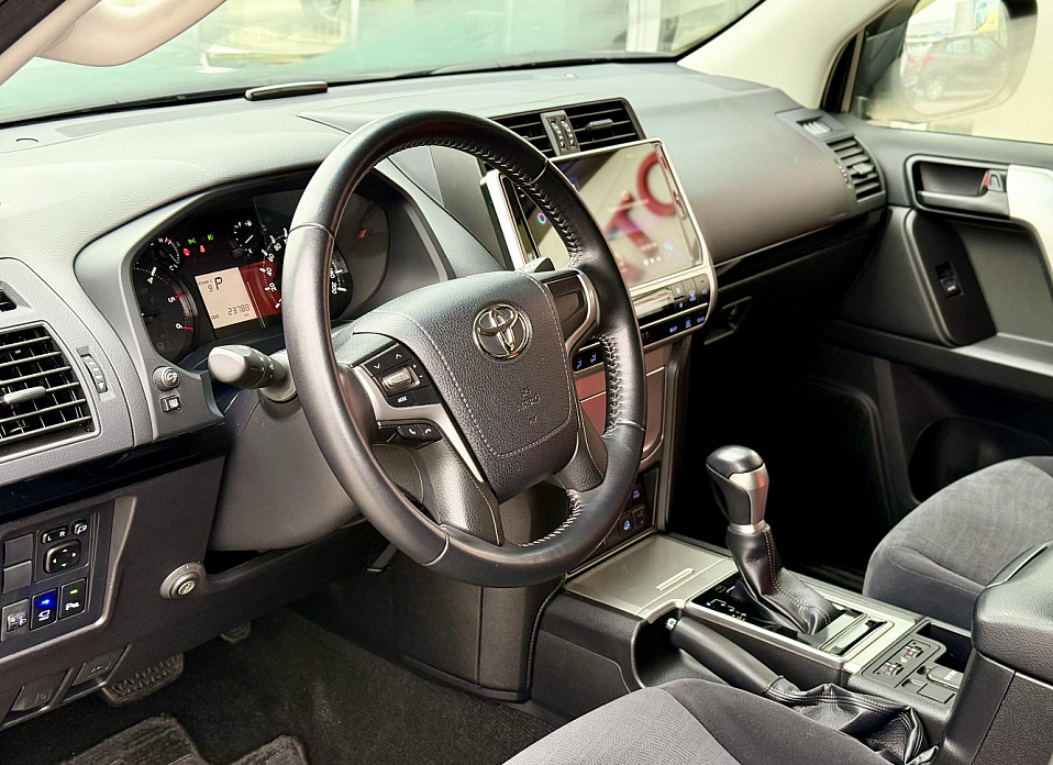 Toyota Land Cruiser Prado, 150 Series Рестайлинг 3 2.8d AT (204 л.с.) 4WD