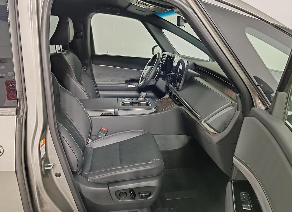 Lexus LM, II 350h 2.5hyb CVT (190 л.с.) 4WD