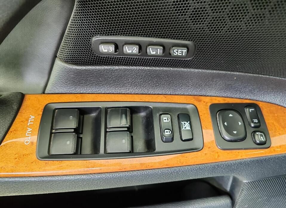 Lexus IS 250 2.5 AT (208 л.с.)