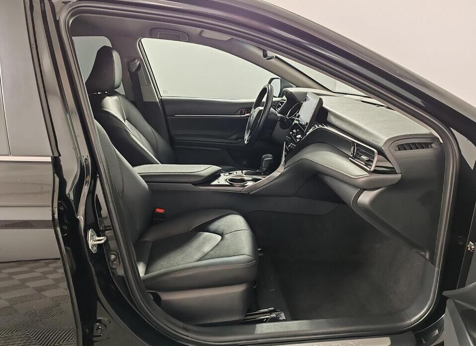 Toyota Camry, VIII (XV70) Рестайлинг 2.5 AT (200 л.с.)